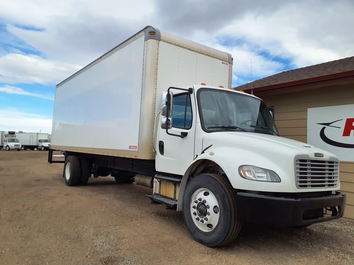 2016 Freightliner M2 106 - image 3