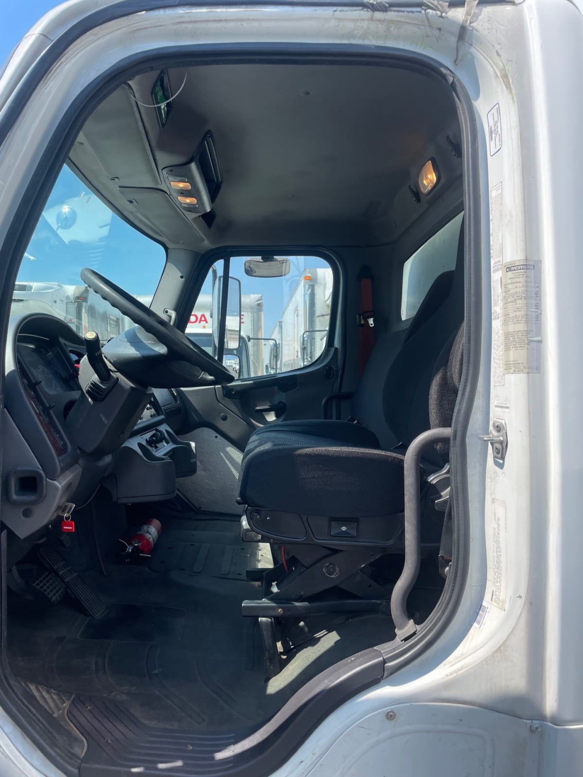 2016 Freightliner/Mercedes M2 106 355337