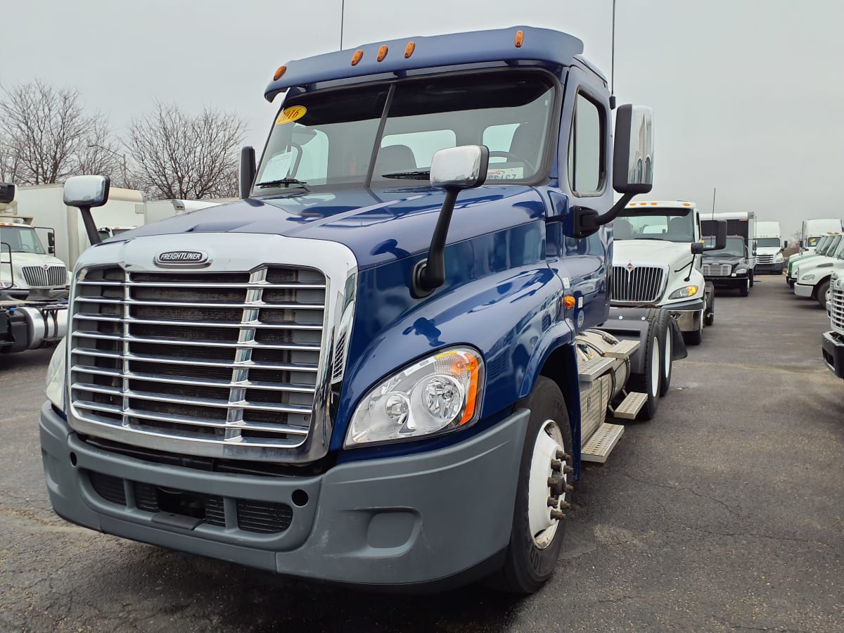 2016 Freightliner/Mercedes CASCADIA 125 355347