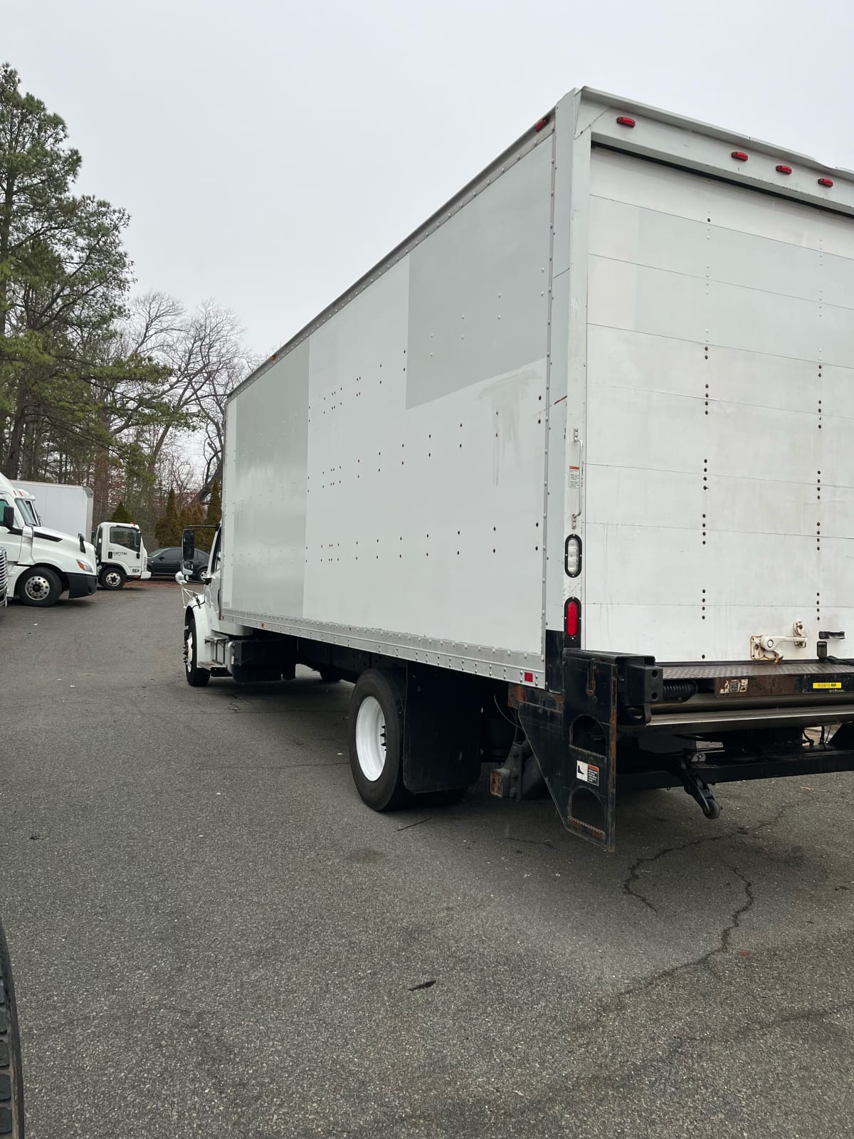 2016 Freightliner/Mercedes M2 106 355810