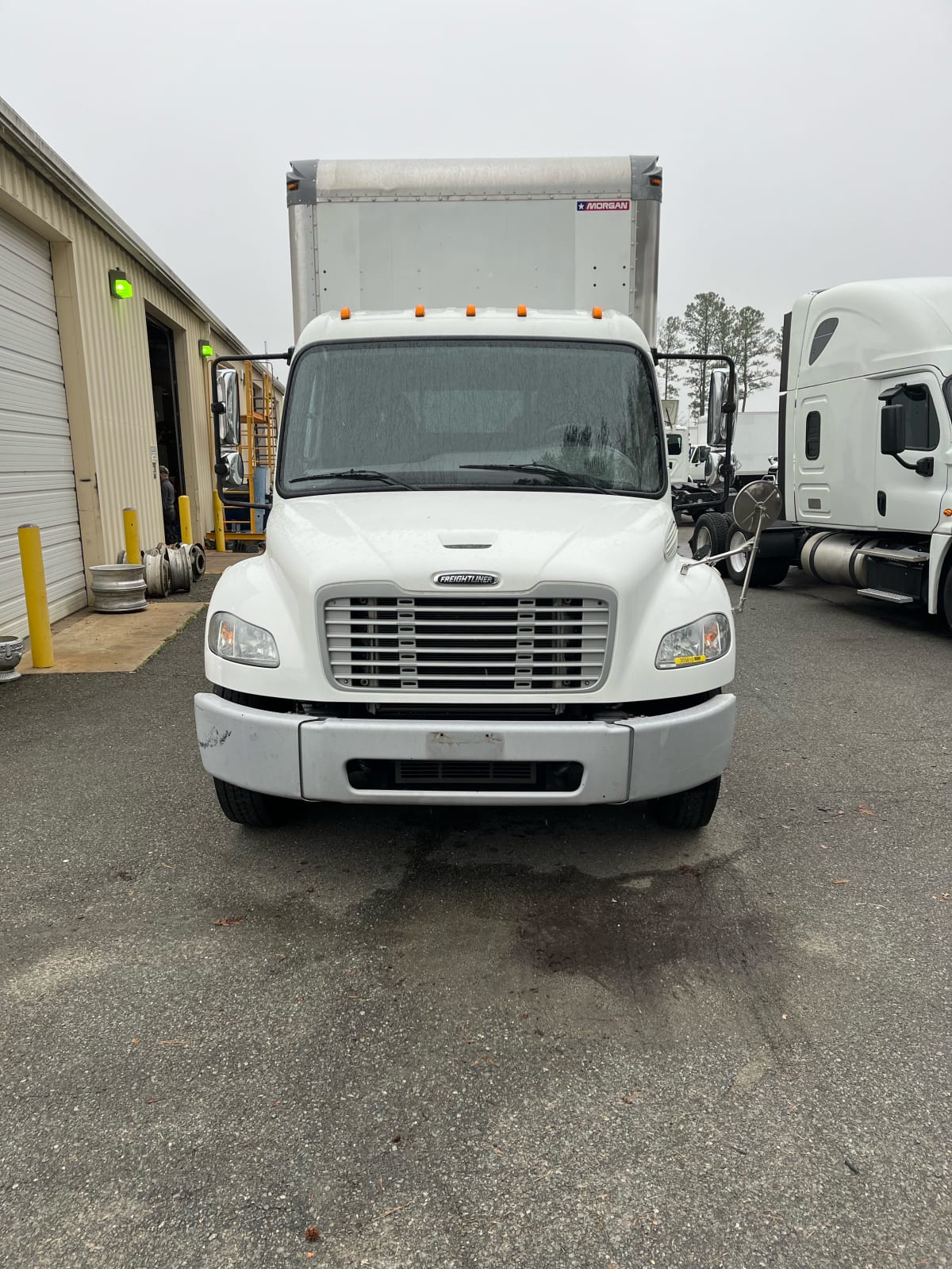 2016 Freightliner/Mercedes M2 106 355810