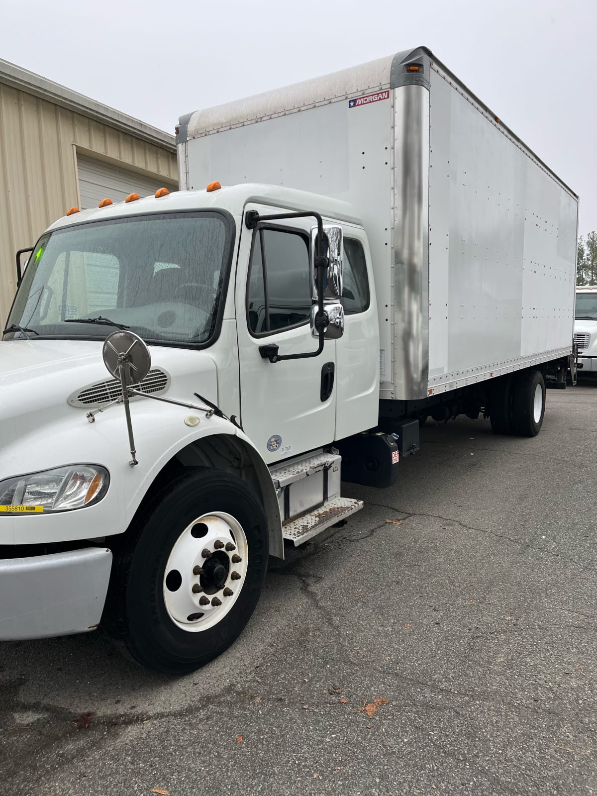 2016 Freightliner/Mercedes M2 106 355810