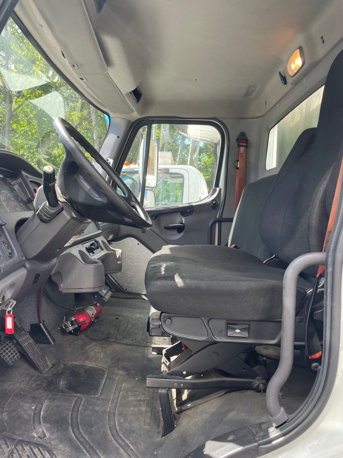 2016 Freightliner/Mercedes M2 106 356083