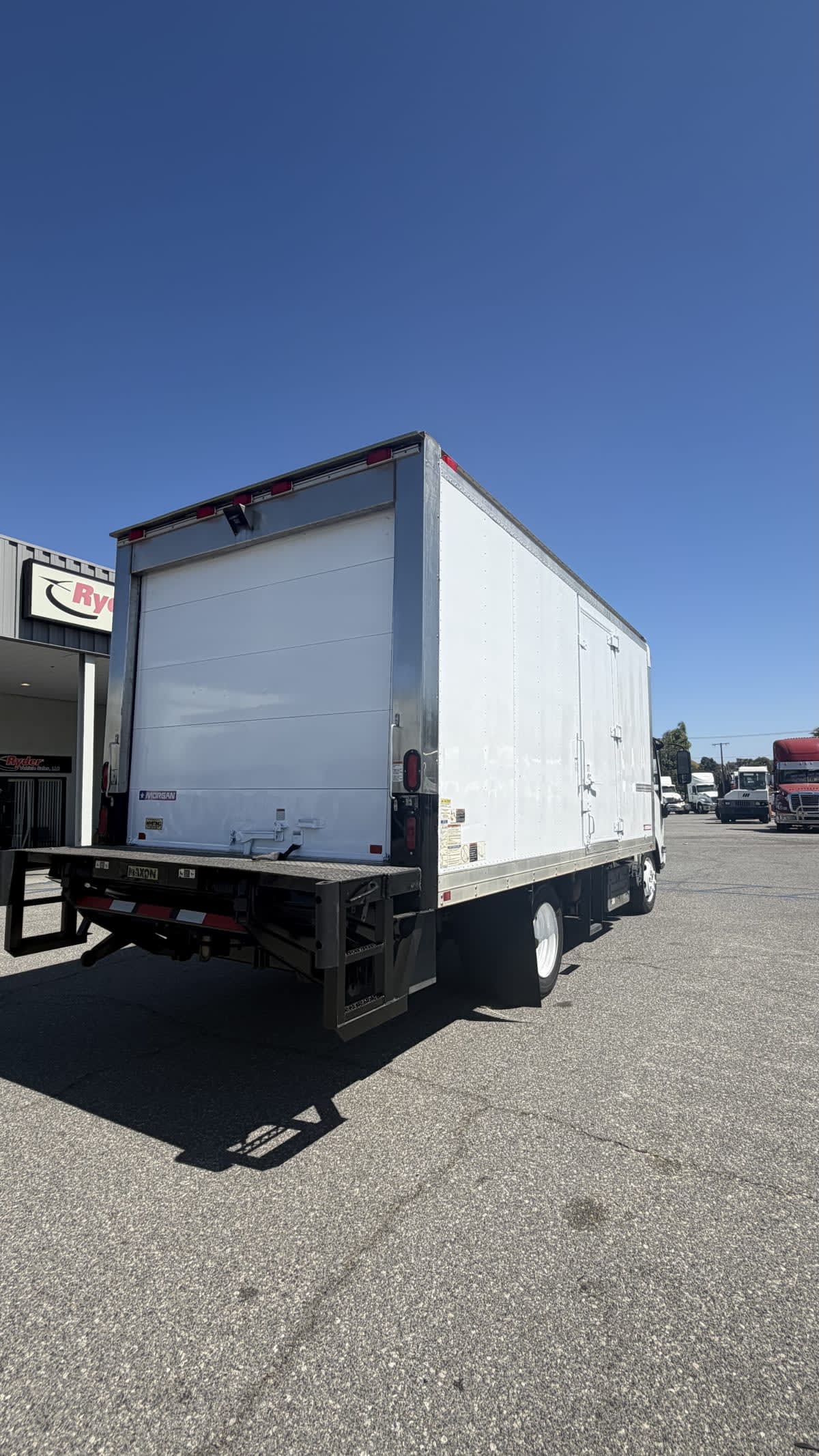 2015 Isuzu NQR in Pomona, CA — photo 4