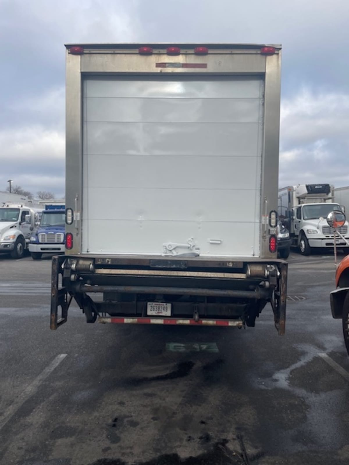 2016 Freightliner/Mercedes M2 106 357198