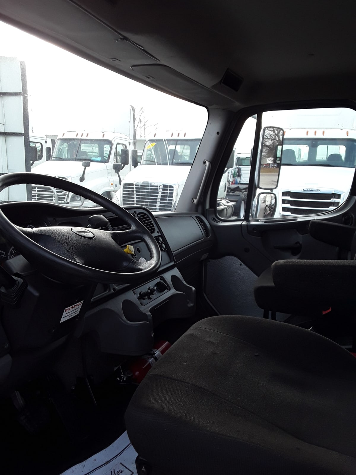 2016 Freightliner/Mercedes M2 106 357927