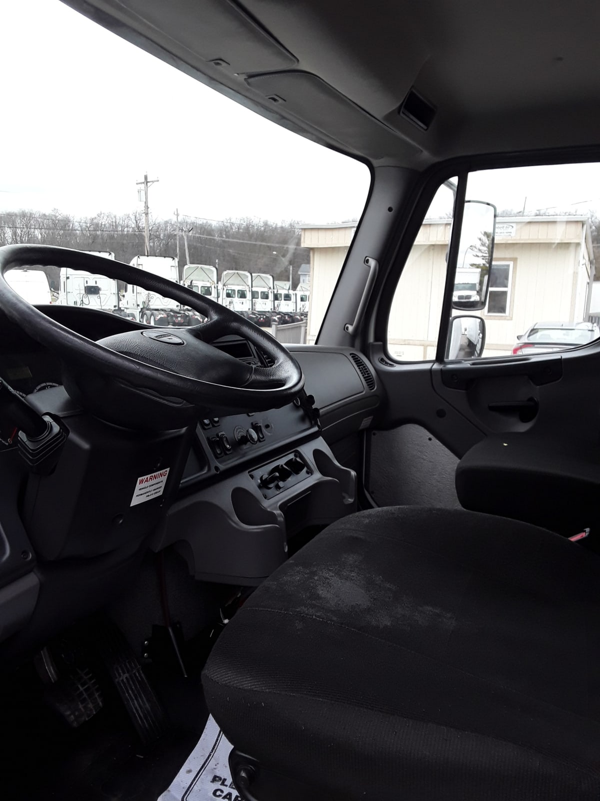 2016 Freightliner/Mercedes M2 106 357928