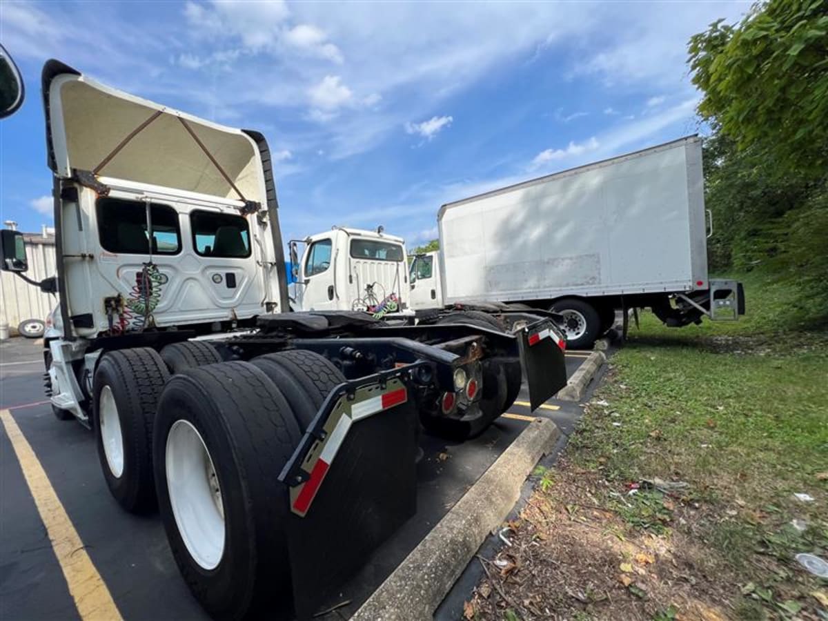 2016 Freightliner/Mercedes CASCADIA 113 358410