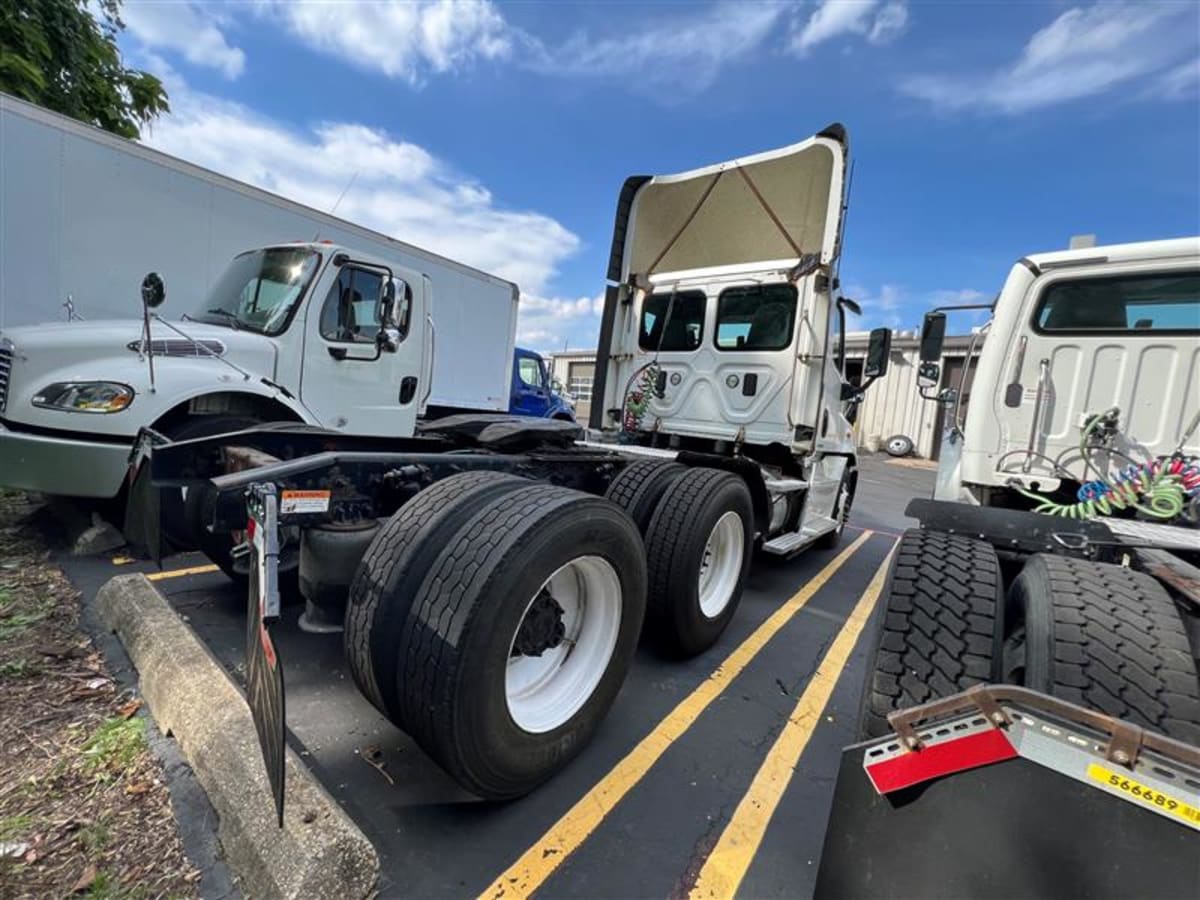 2016 Freightliner/Mercedes CASCADIA 113 358410