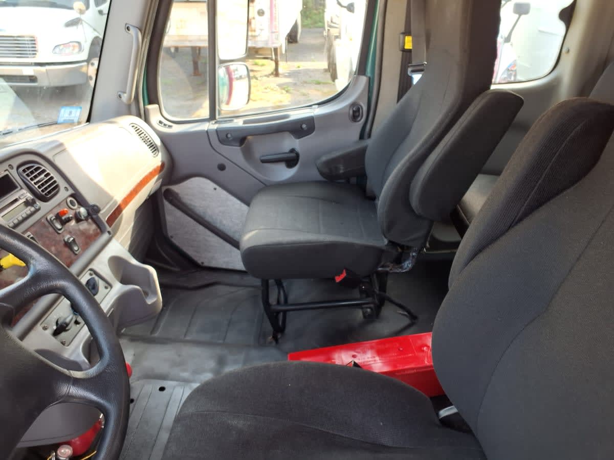 2016 Freightliner/Mercedes M2 106 358975