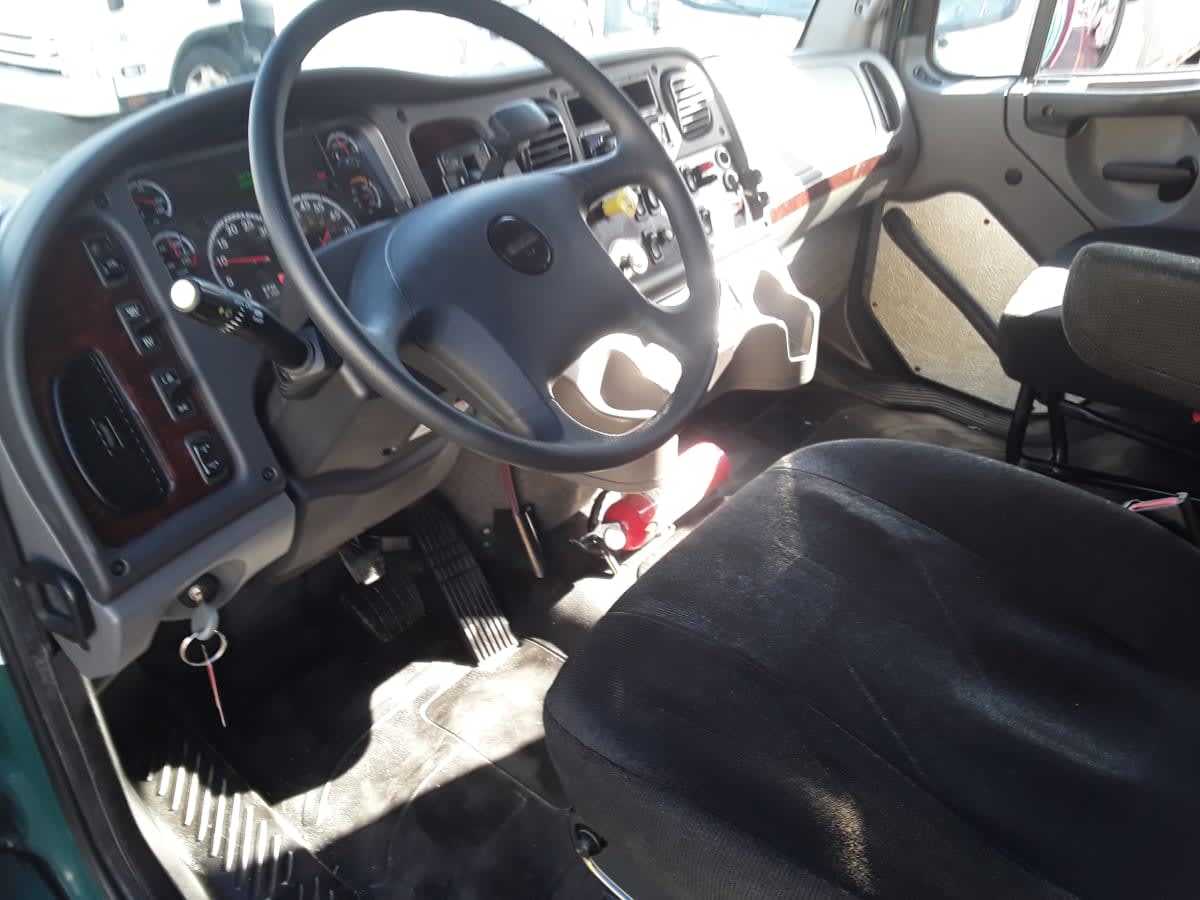 2016 Freightliner/Mercedes M2 106 358977