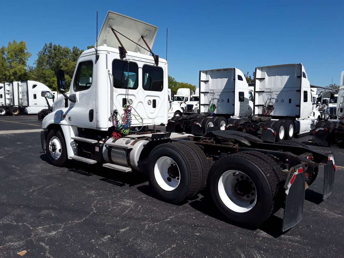 2016 Freightliner/Mercedes CASCADIA 125 359360