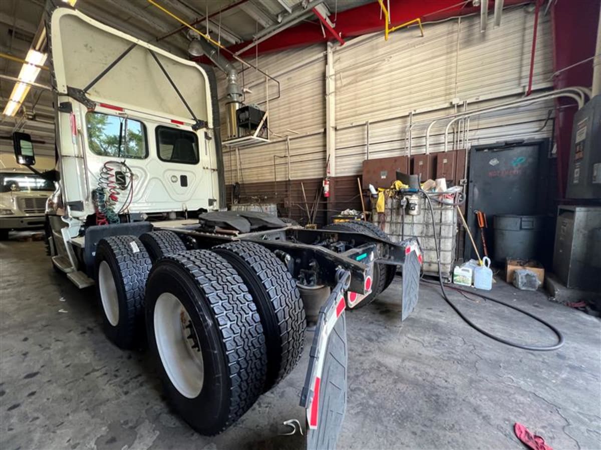 2016 Freightliner/Mercedes CASCADIA 125 359454