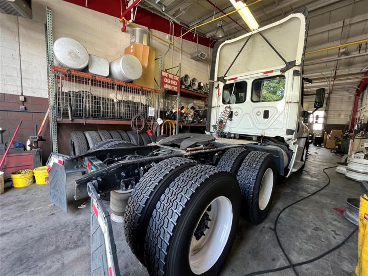 2016 Freightliner/Mercedes CASCADIA 125 359454