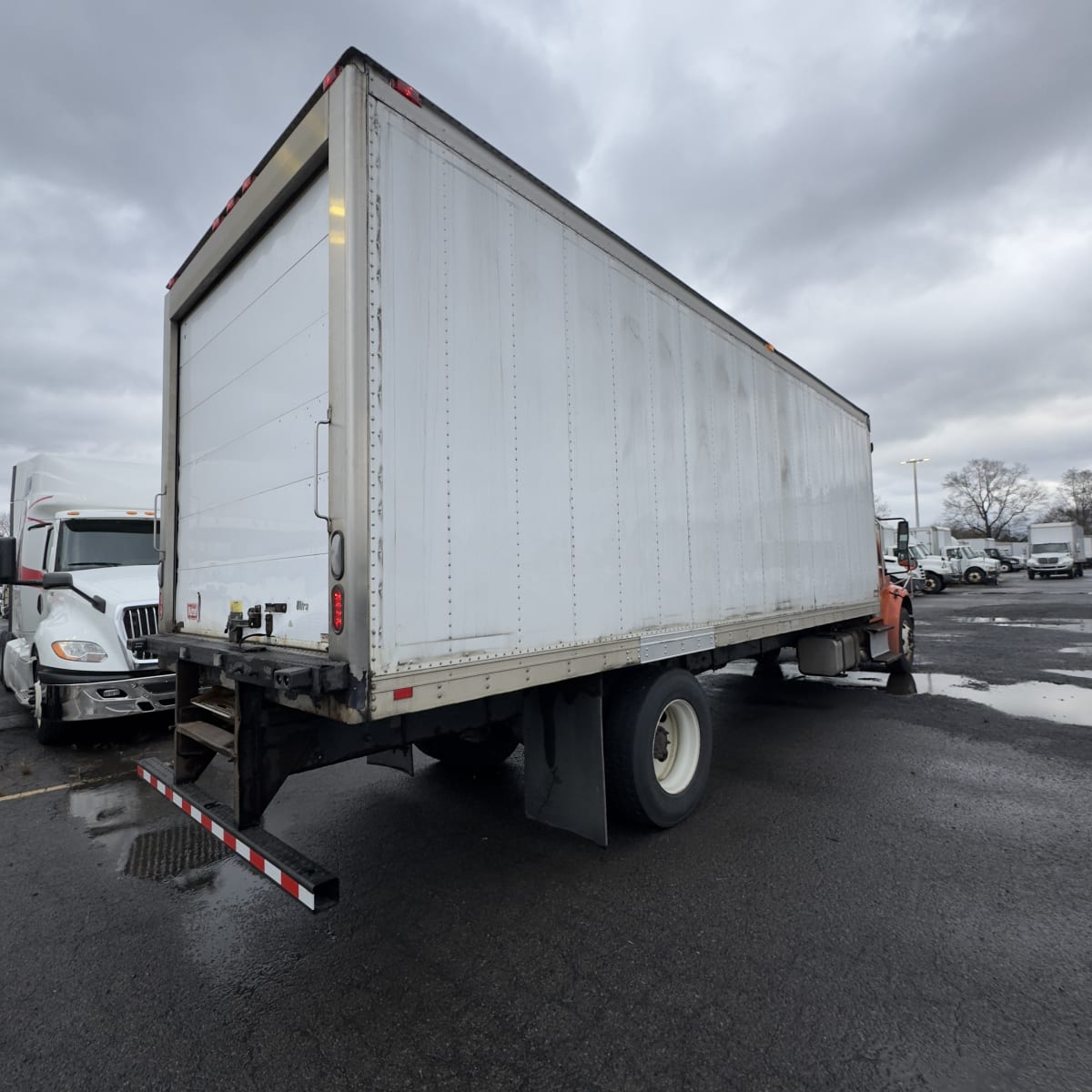 2016 Freightliner/Mercedes M2 106 361390