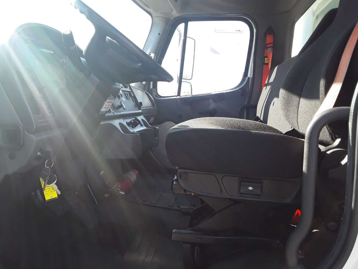 2016 Freightliner/Mercedes M2 106 363966