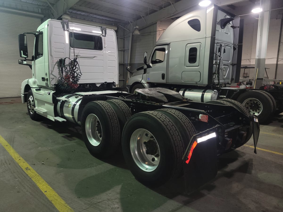 2016 Volvo VNM64T 366288