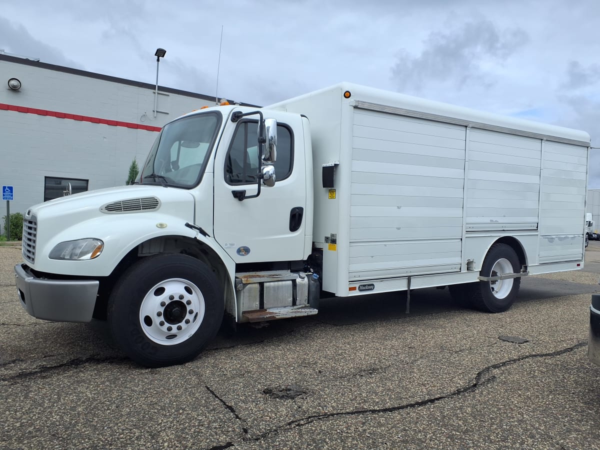 2016 Freightliner/Mercedes M2 106 366451