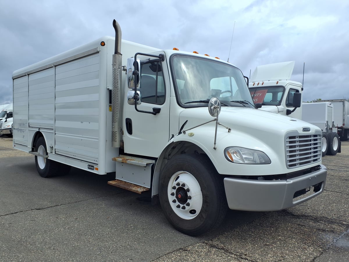 2016 Freightliner/Mercedes M2 106 366451