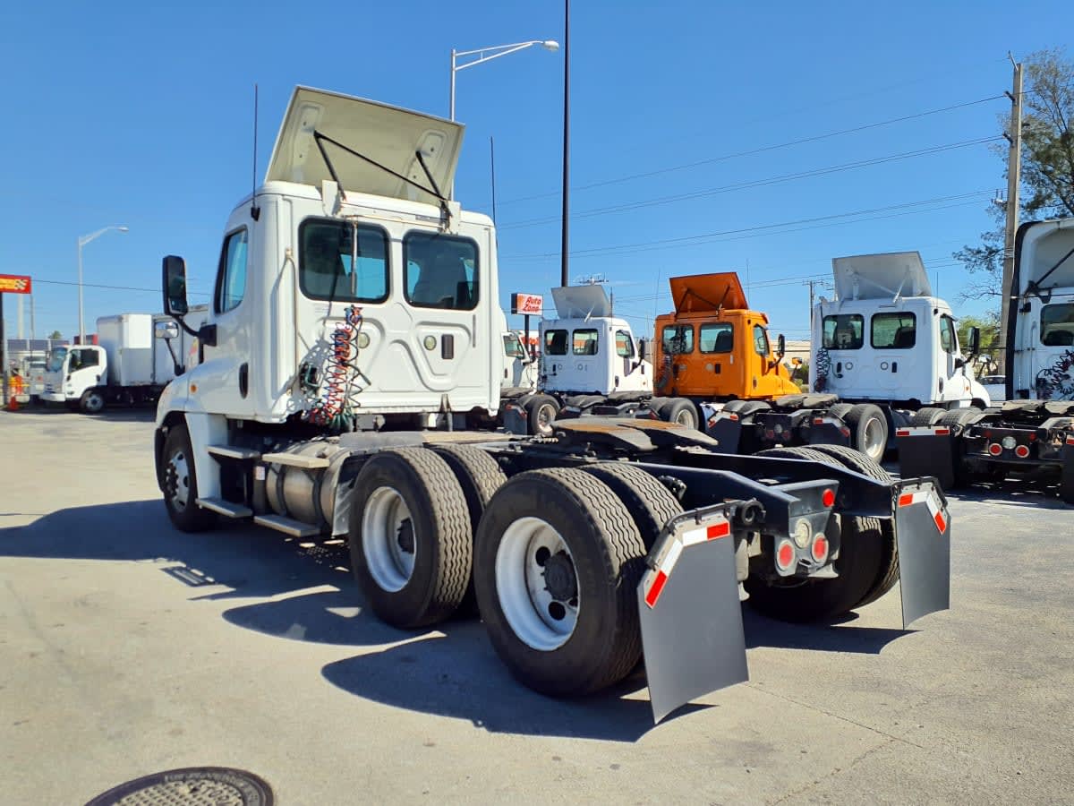 2016 Freightliner - image 6