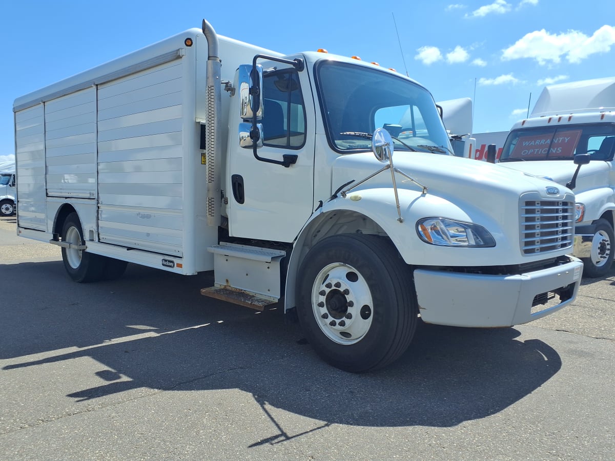 2016 Freightliner/Mercedes M2 106 366679