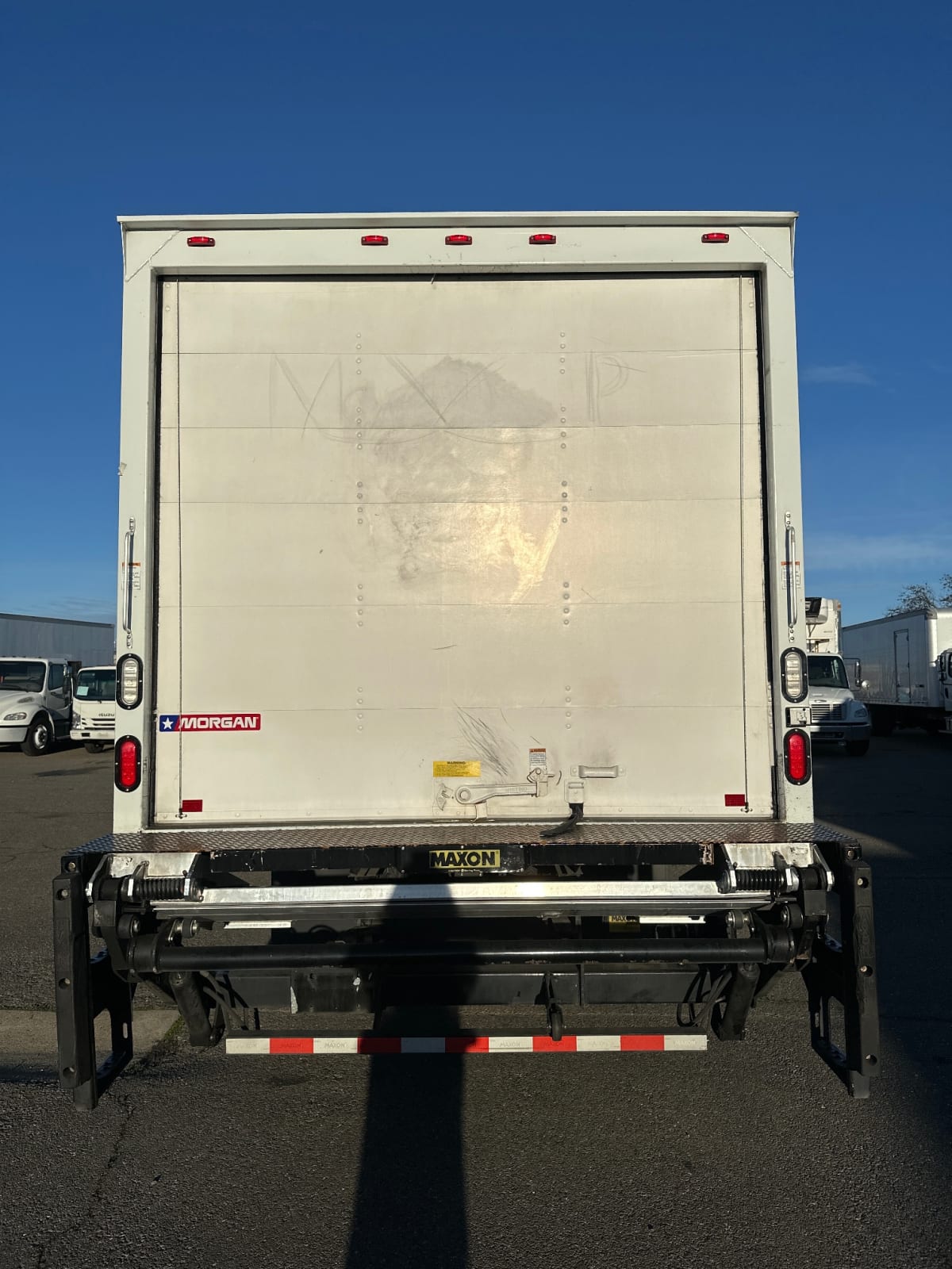 2016 Freightliner/Mercedes M2 106 366755