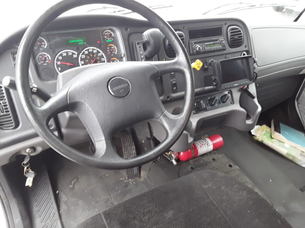 2016 Freightliner/Mercedes M2 106 366828