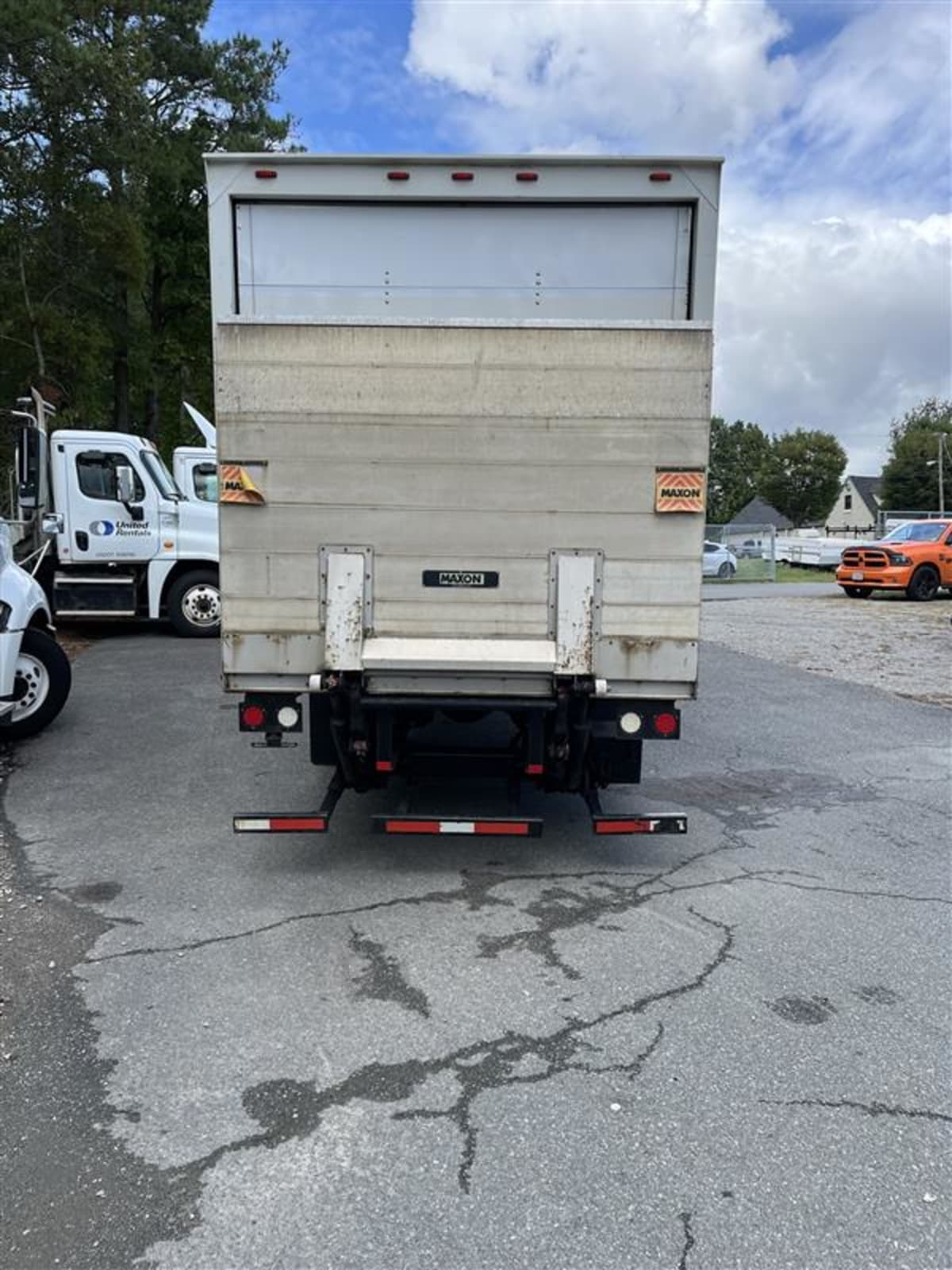 2016 Freightliner/Mercedes M2 106 367923
