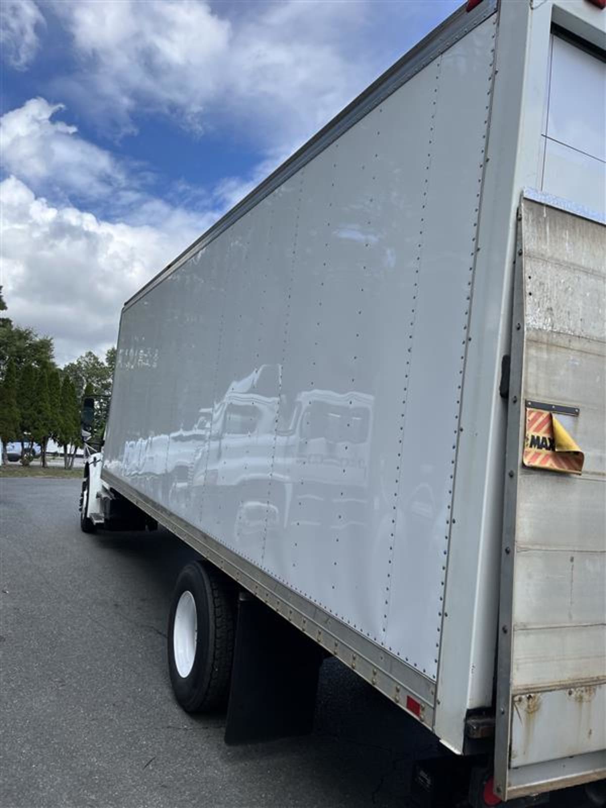 2016 Freightliner/Mercedes M2 106 367923