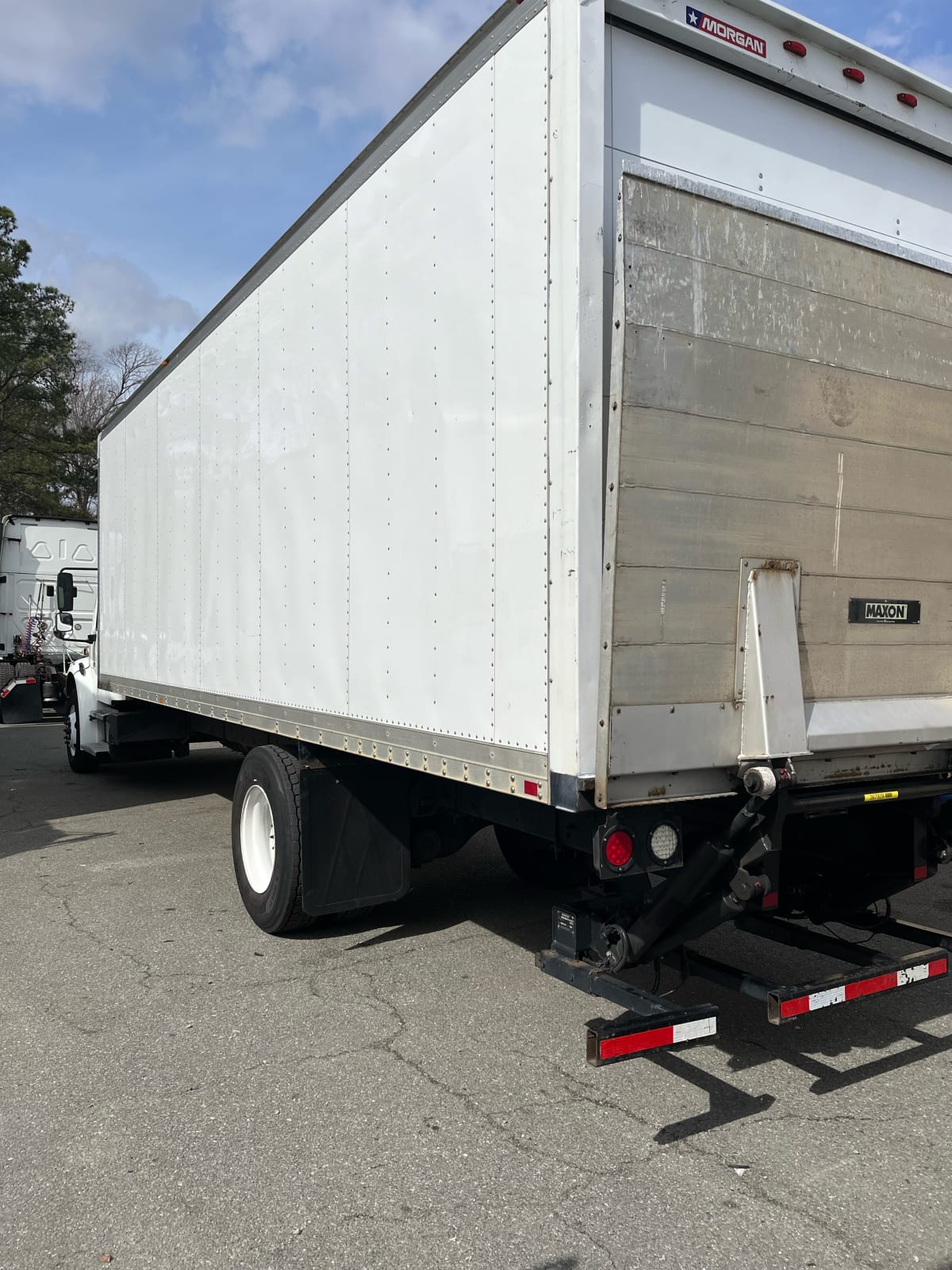 2016 Freightliner/Mercedes M2 106 367929