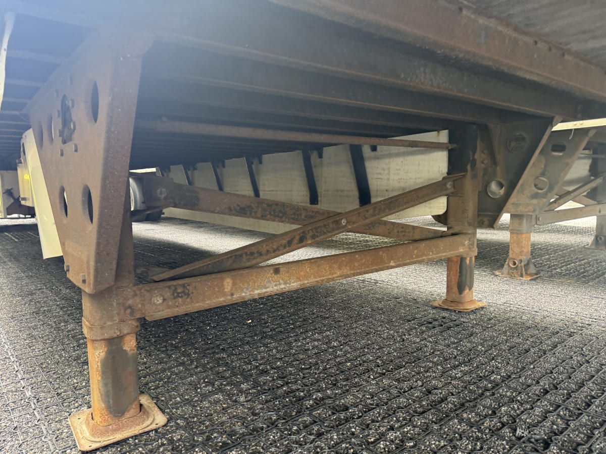 2012 Utility Trailers VS2DC 48/162/102 368674