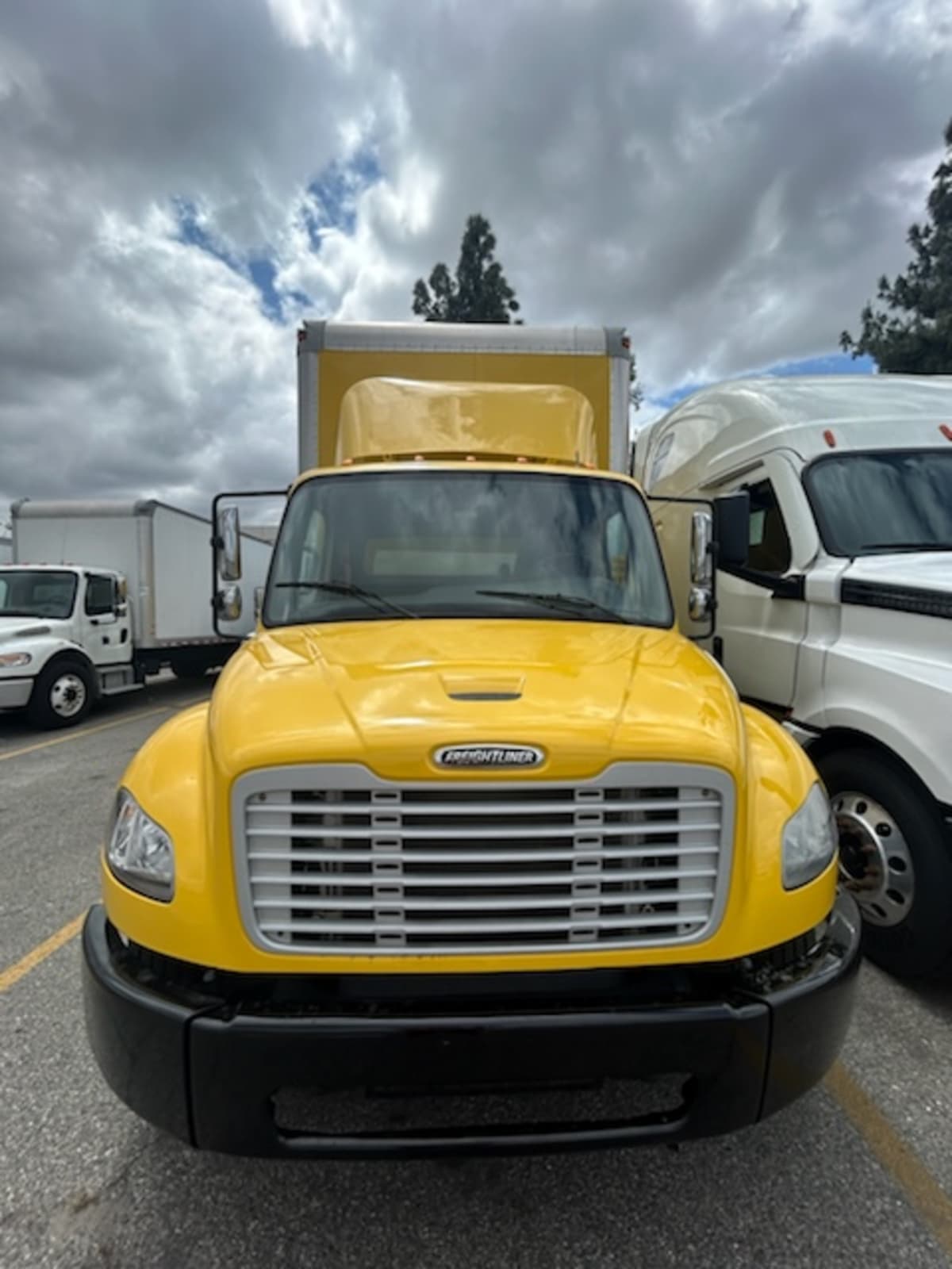 2016 Freightliner/Mercedes M2 106 369408