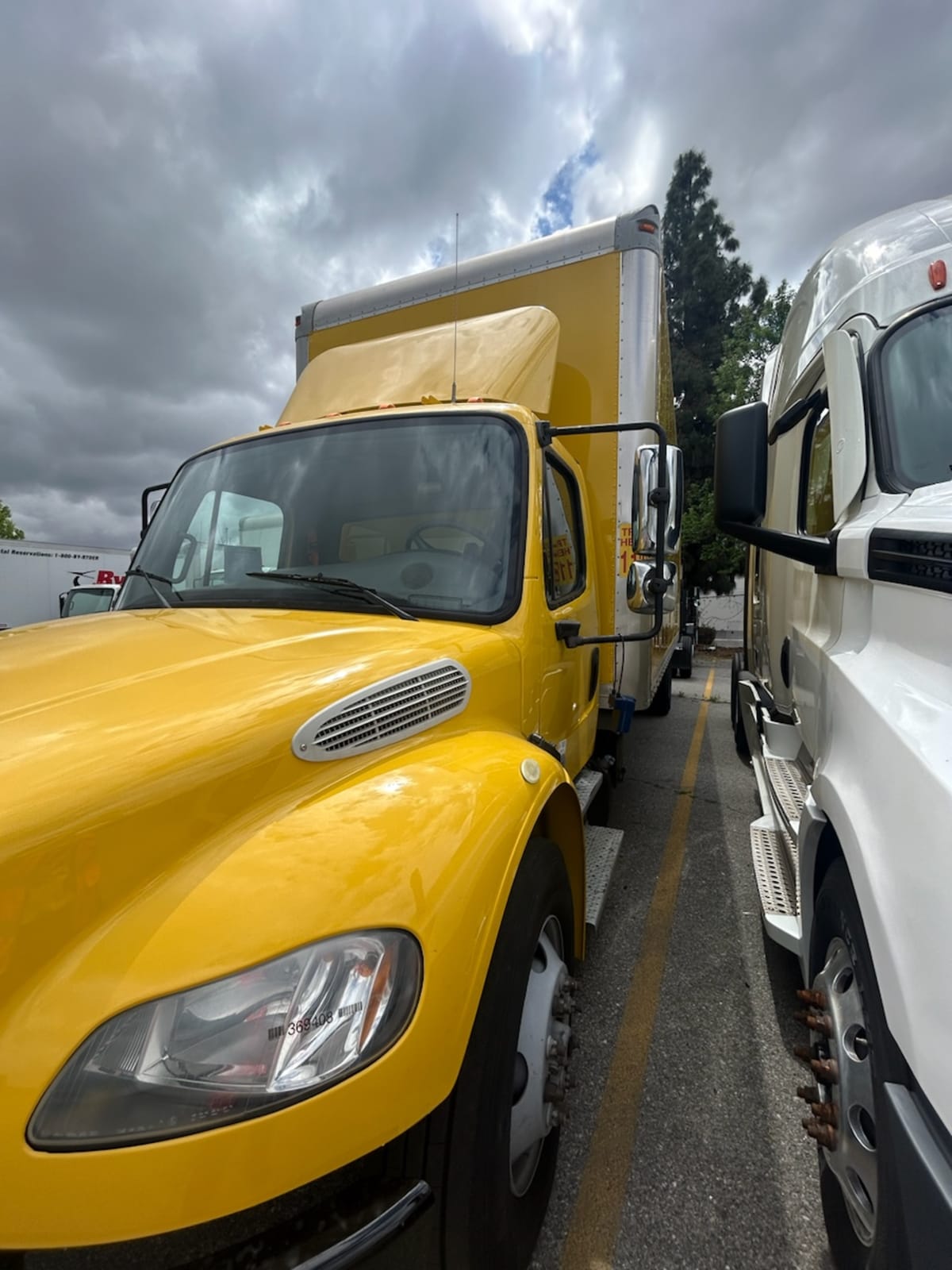 2016 Freightliner/Mercedes M2 106 369408