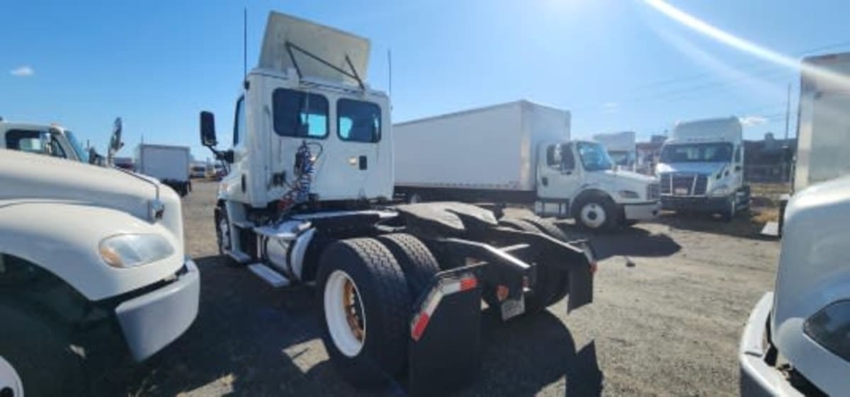 2015 Freightliner/Mercedes CASCADIA 113 369546