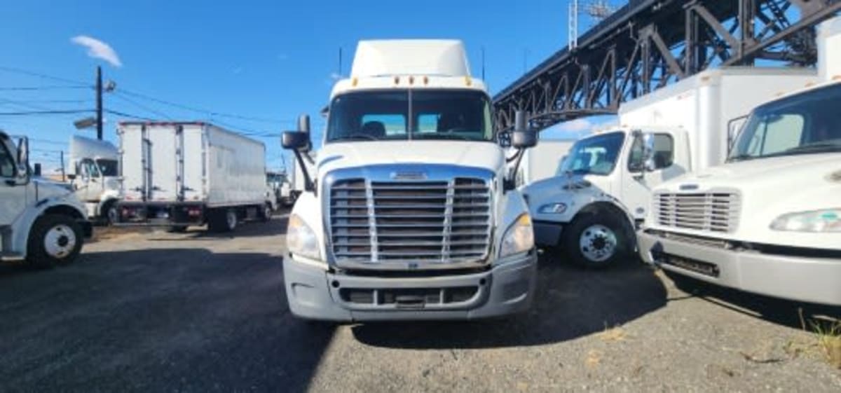 2015 Freightliner/Mercedes CASCADIA 113 369546