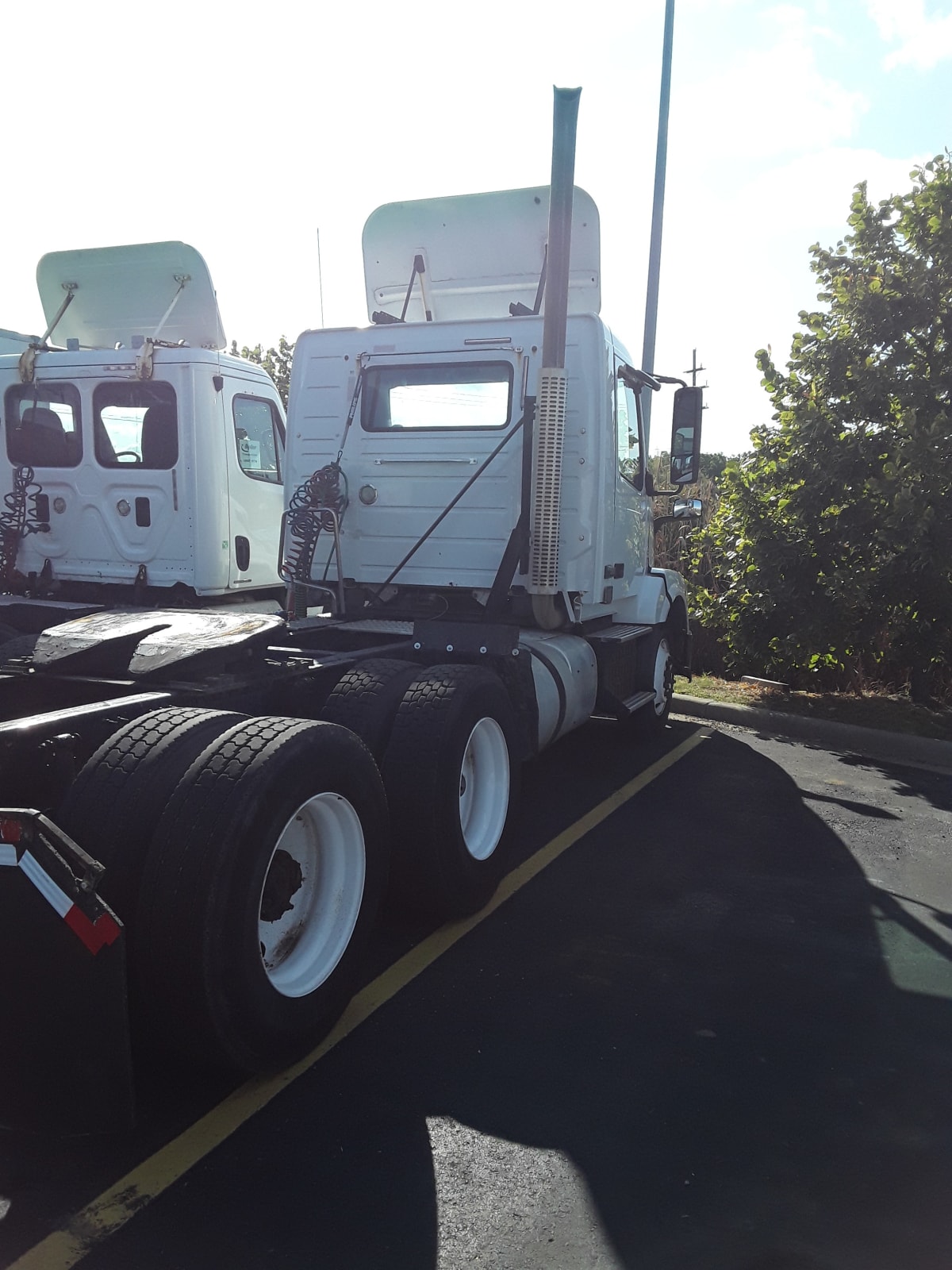 2015 Volvo VNL 369645