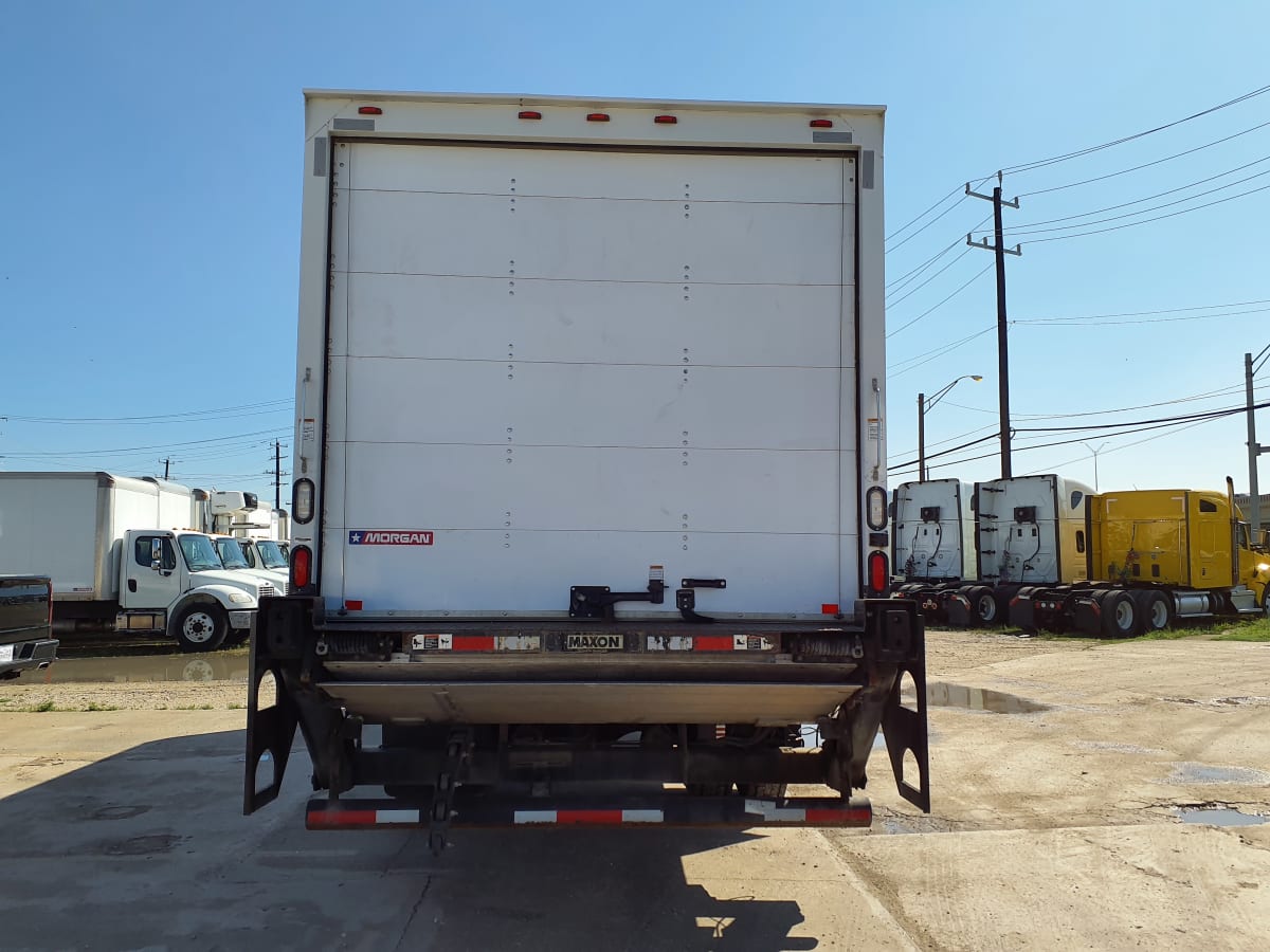 2016 Freightliner/Mercedes M2 106 369720