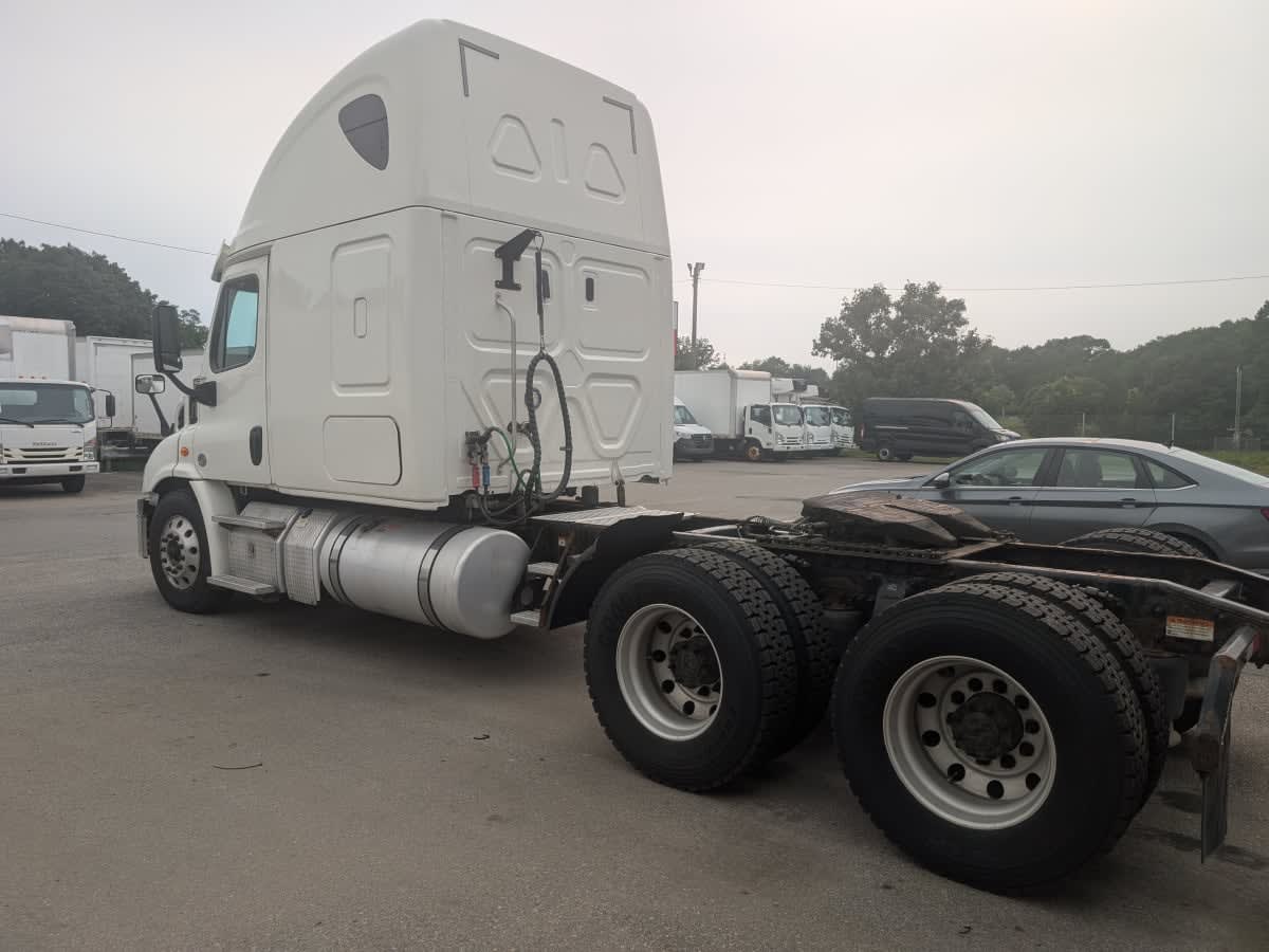 2019 Freightliner in Salisbury, MA — photo 6