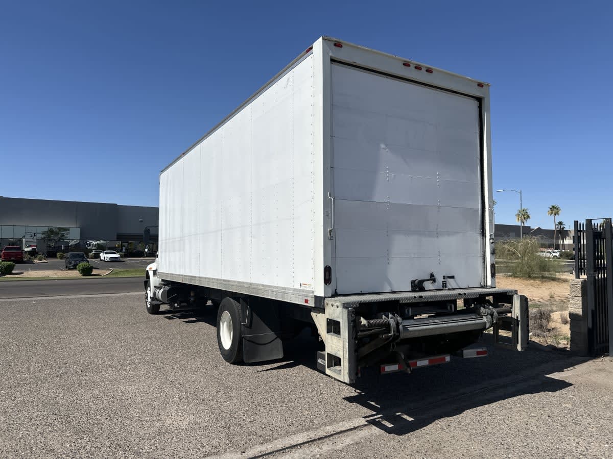 2016 International 4300 - image 6