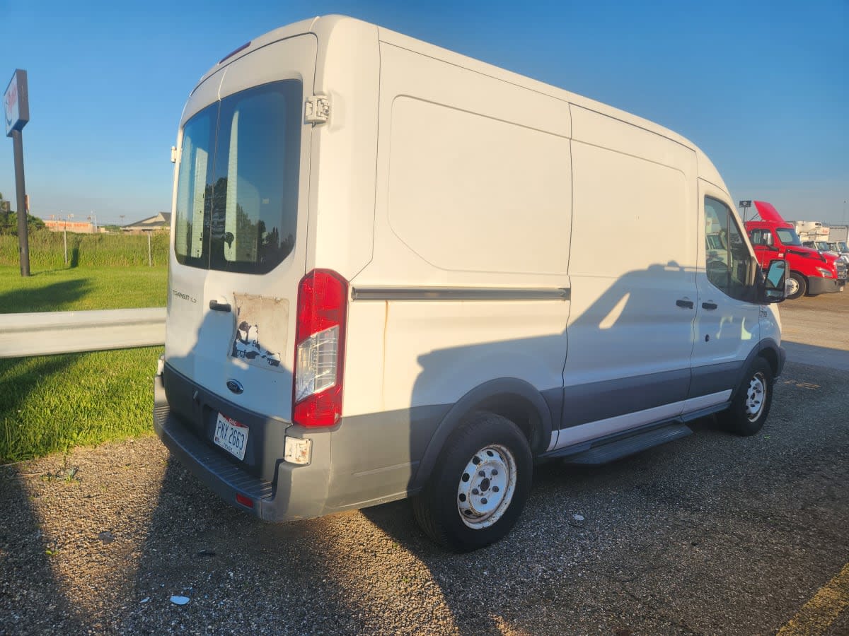 2015 Ford Motor Company TRANSIT 150 371926