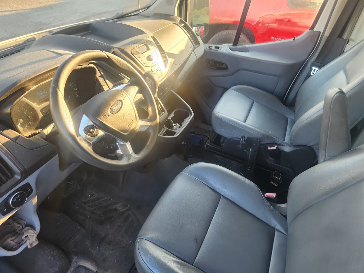 2015 Ford Motor Company TRANSIT 150 371926