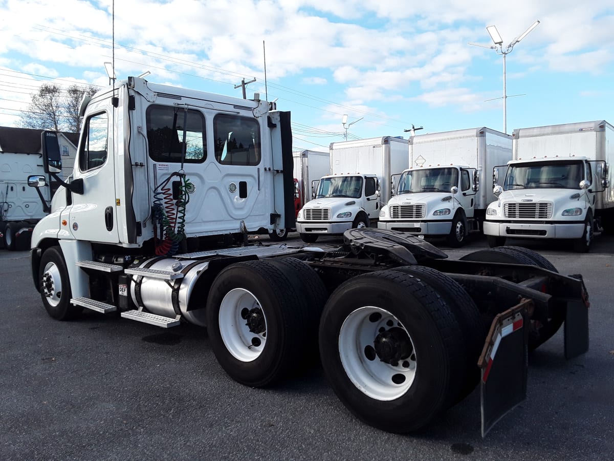 2016 Freightliner/Mercedes CASCADIA 125 372105