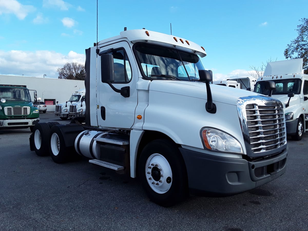 2016 Freightliner/Mercedes CASCADIA 125 372105