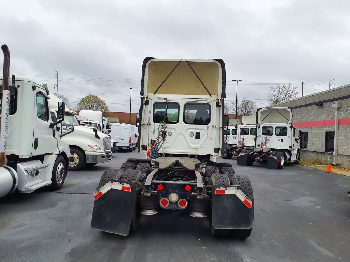 2016 Freightliner/Mercedes CASCADIA 125 372108