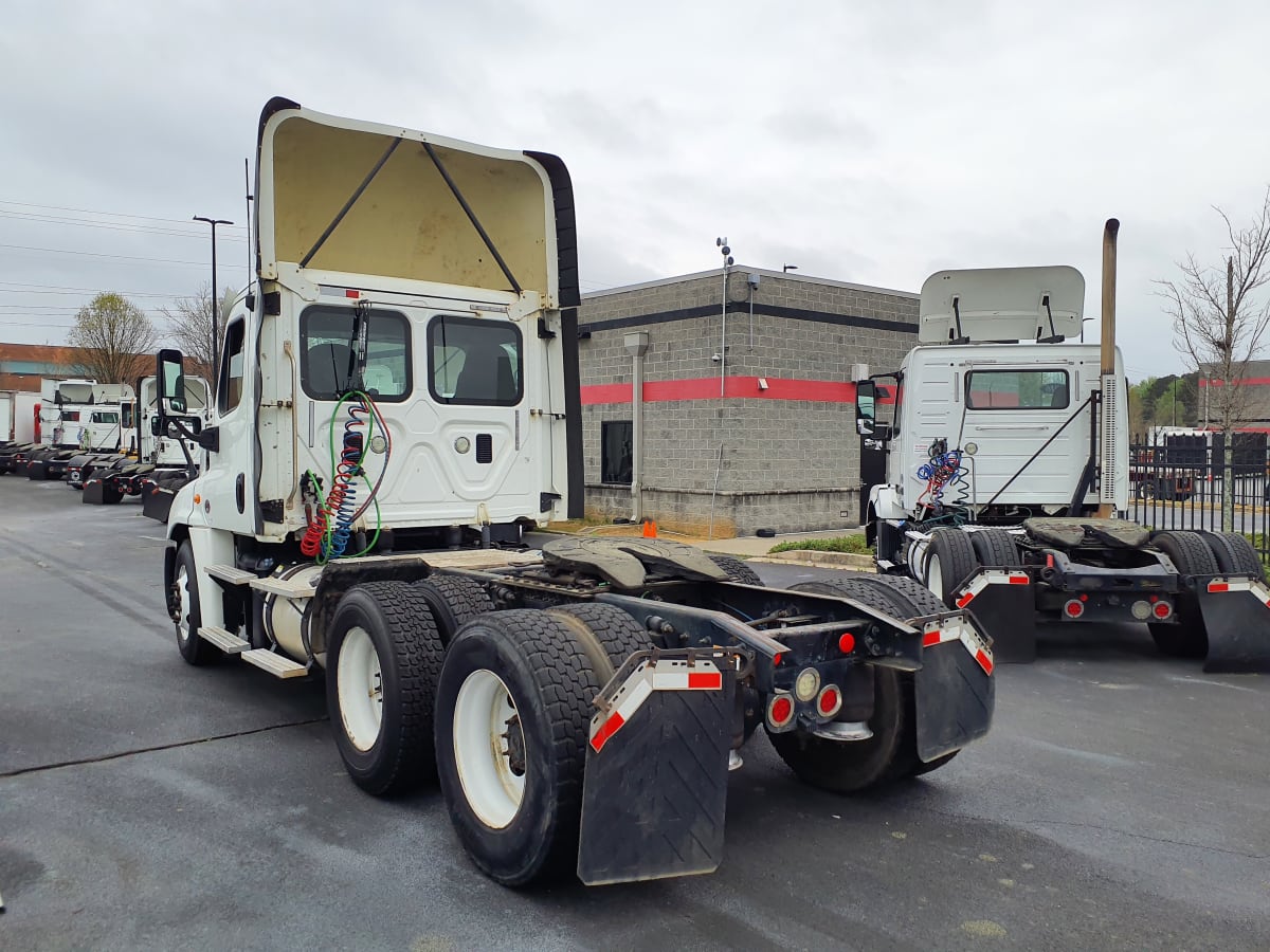 2016 Freightliner/Mercedes CASCADIA 125 372108