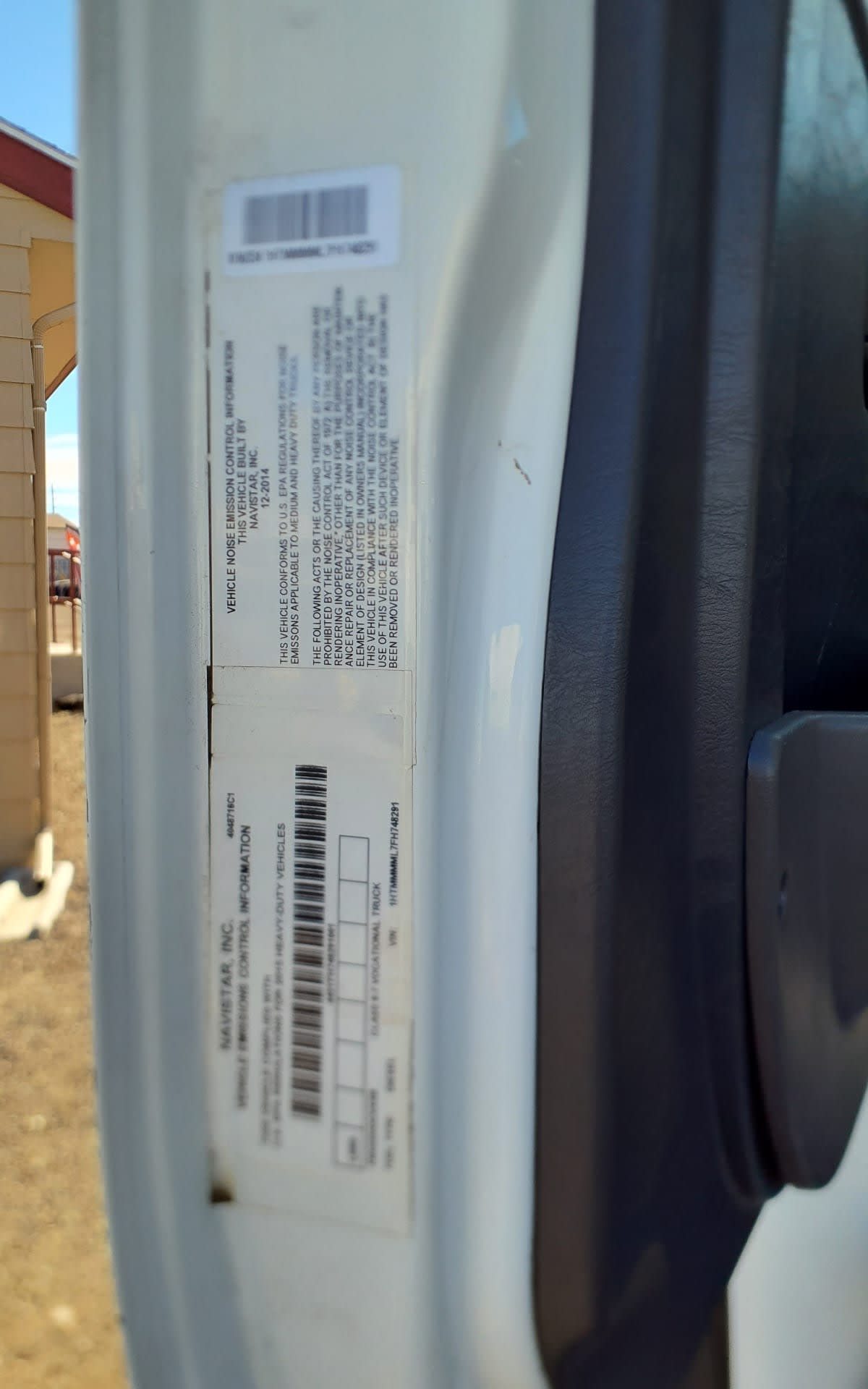 2015 International 4300 - image 14