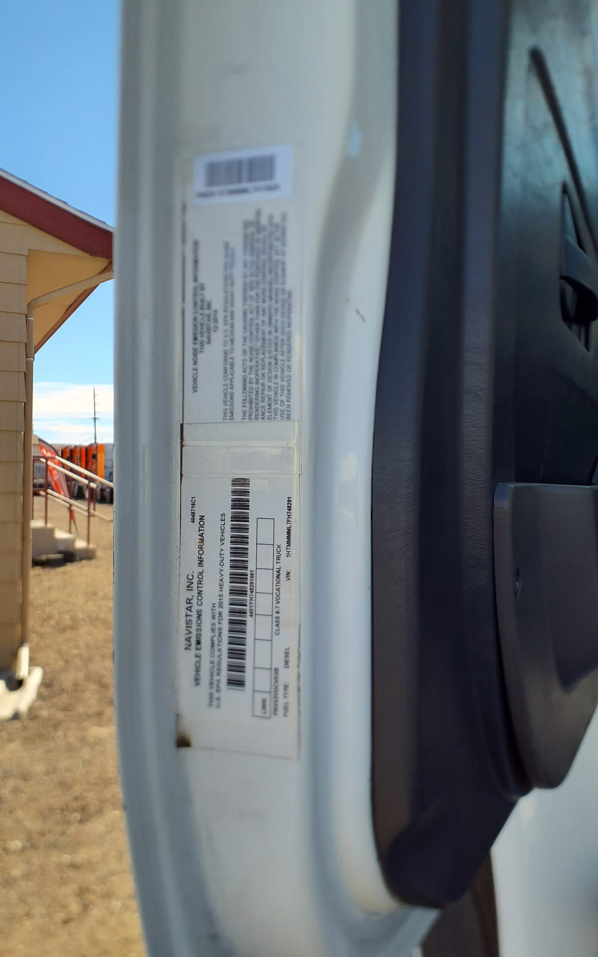 2015 International 4300 - image 15