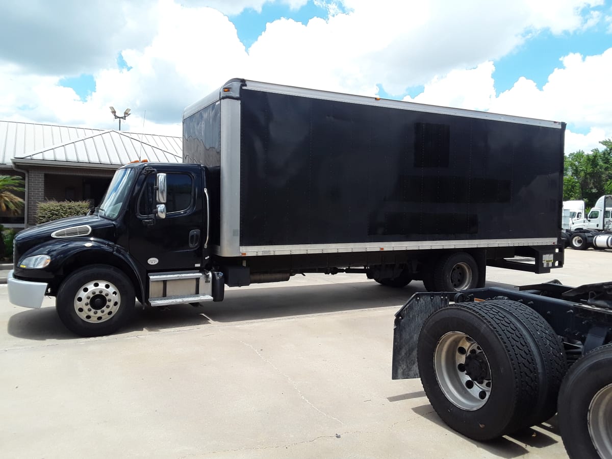 2016 Freightliner/Mercedes M2 106 372910