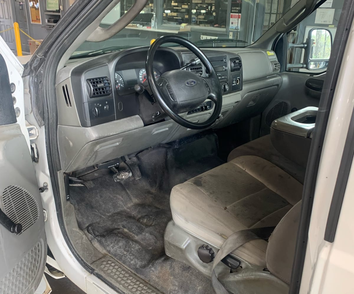 2007 Ford Motor Company F350 374028