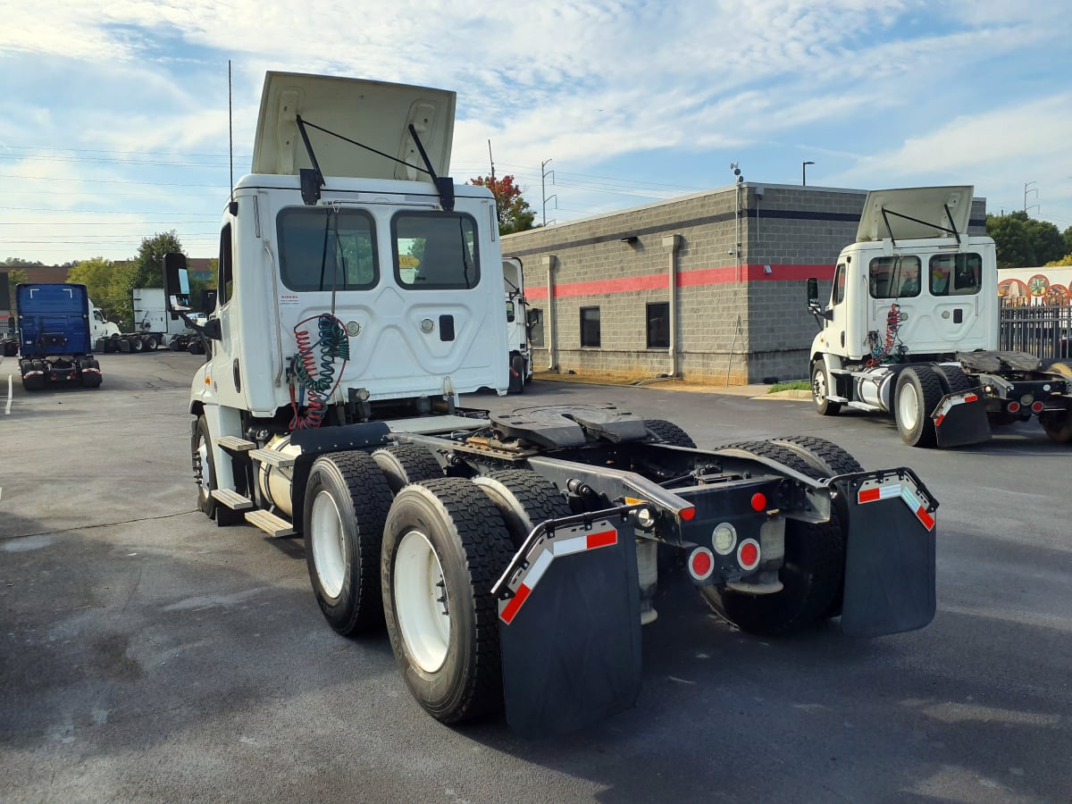 2015 Freightliner/Mercedes CASCADIA PX12564ST 375244